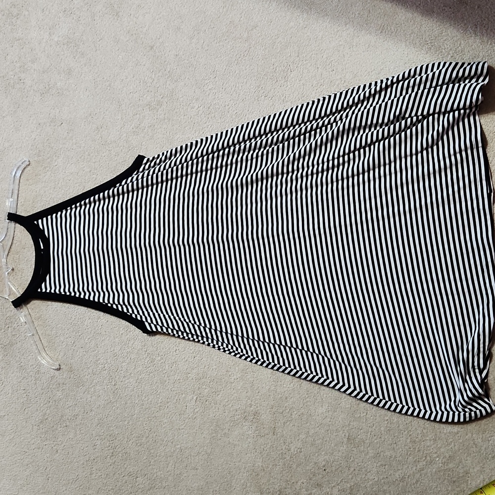 Old Navy Sleeveless Swing Dress - Medium